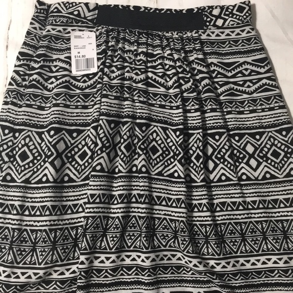 Forever 21 Double Slit Skirt - Picture 4 of 4